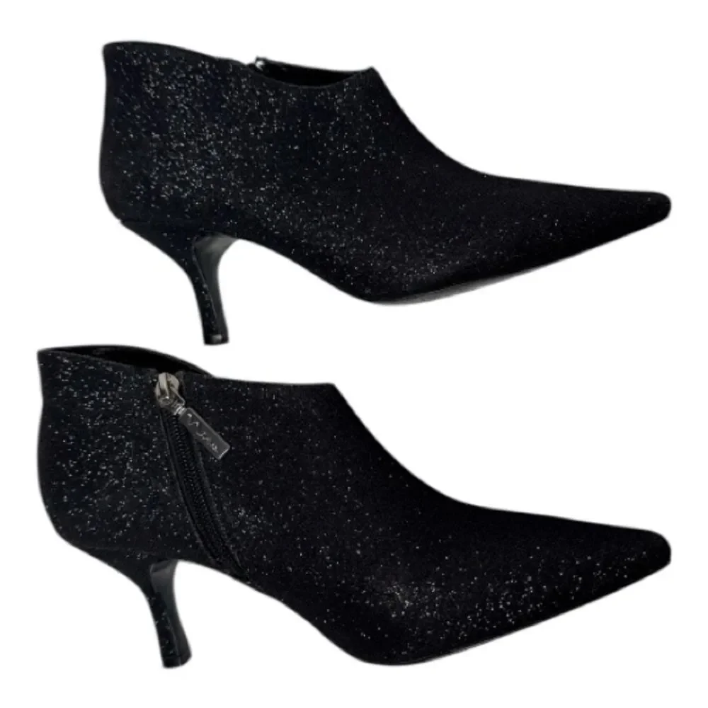Nina New York Black Pointed Toe Glitter Booties. Size 7.5